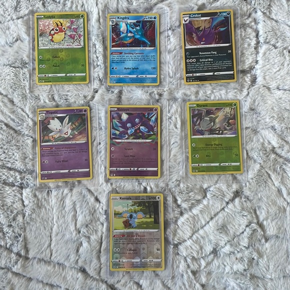 Holographic Pokémon Cards - Picture 1 of 8